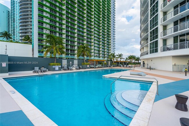 Pool - 1750 N Bayshore Dr