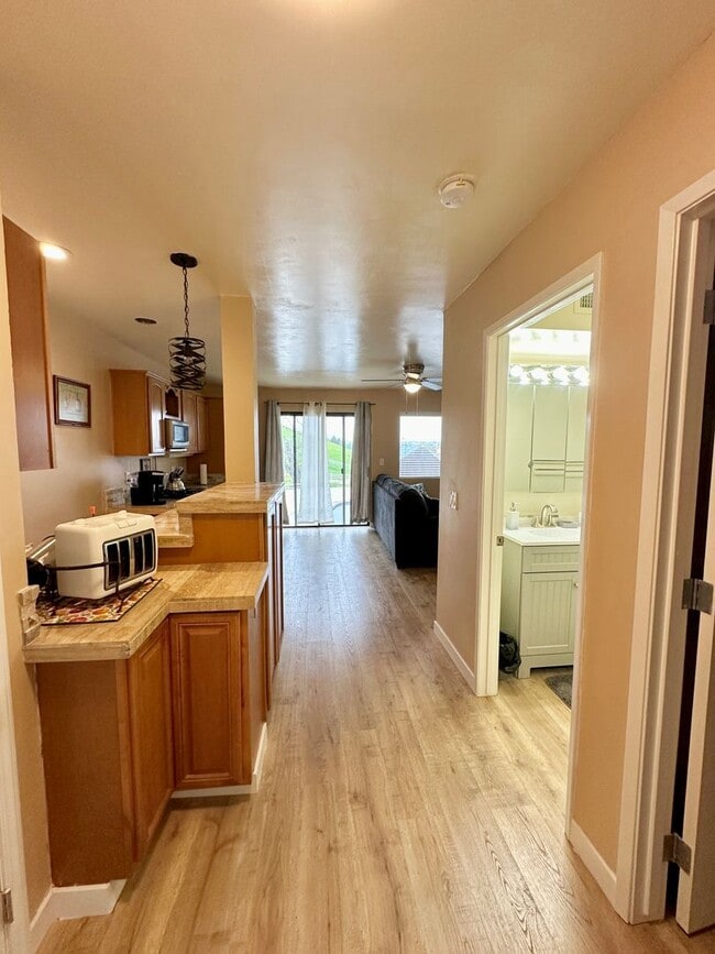 Building Photo - Quiet 1 Bedroom 1 Bathroom Furnished Apartment Home Available 06/01/2026 Rent Price Includes ALL ...