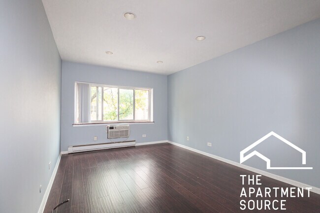 Building Photo - 3825 N Pine Grove Ave