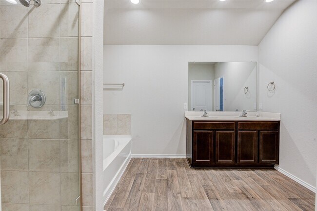 Building Photo - 13989 Leigh Lake Ln