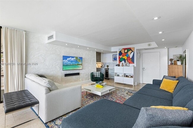 Building Photo - 780 NE 69th St