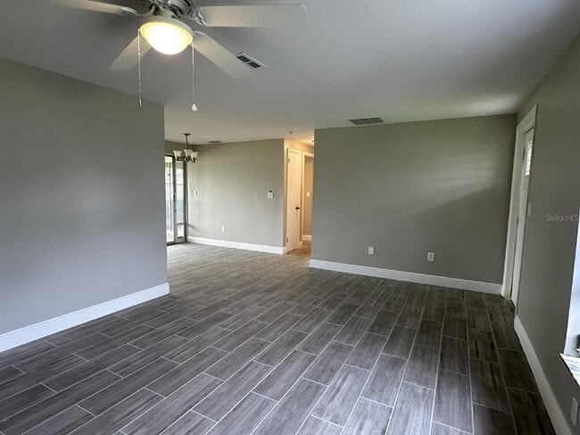 Building Photo - 2330 Lee Terrace