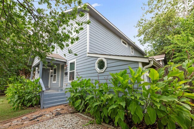 Building Photo - 4612 Bennett Ave