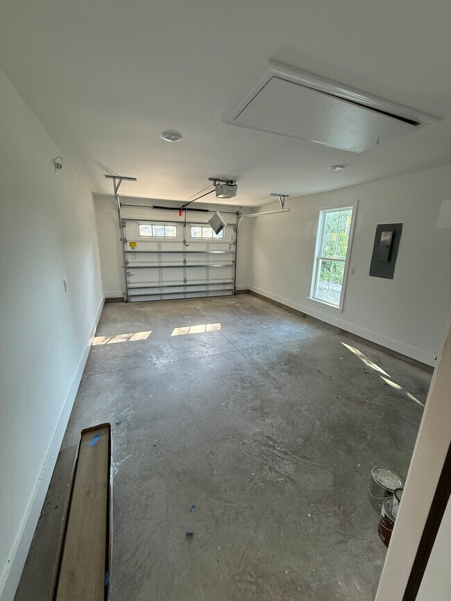 Building Photo - 304 Bynum Ave