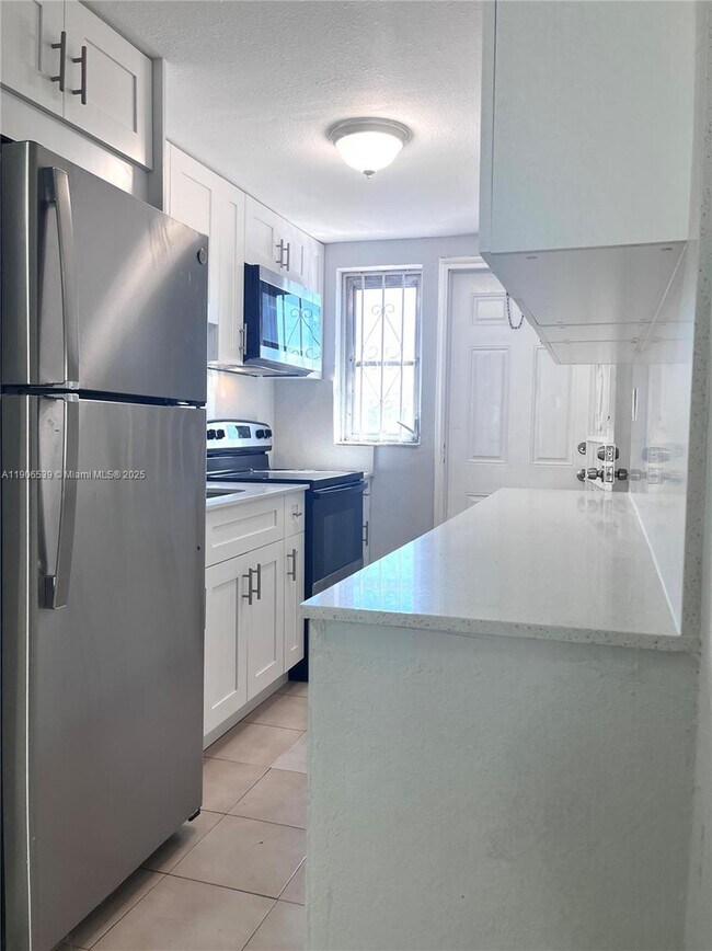 Building Photo - 3490 SW 9th St