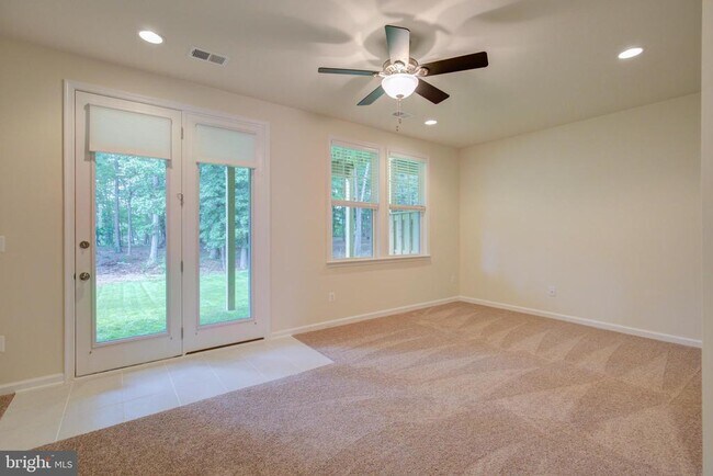 Building Photo - 135 Biscane Ct