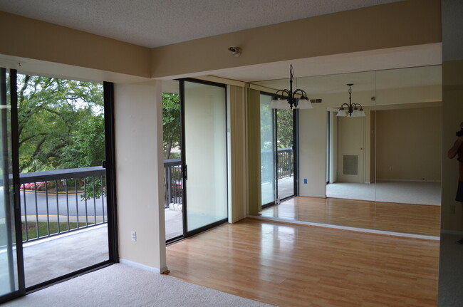 Dining room - 7401 Westlake Ter