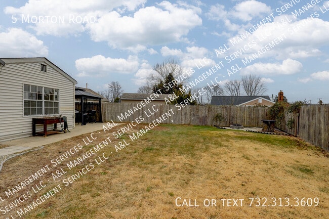 Building Photo - 5 Morton Rd