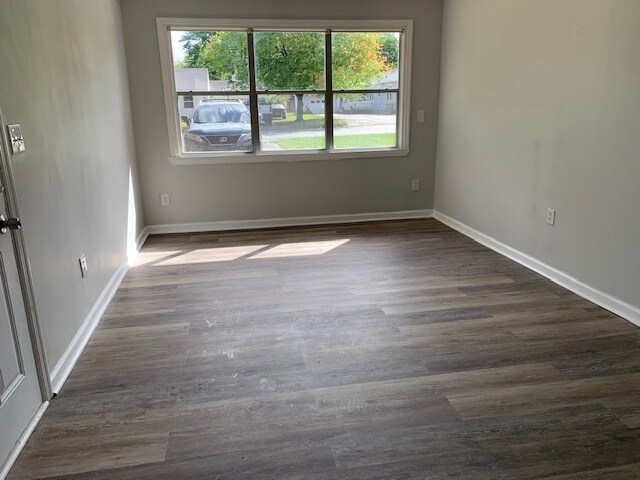 Building Photo - Coming soon!!!  1/2 off 1st full months re...