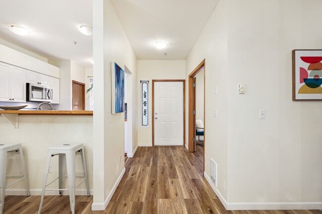 Building Photo - Available Now! Charming 3-Bedroom Home in ...