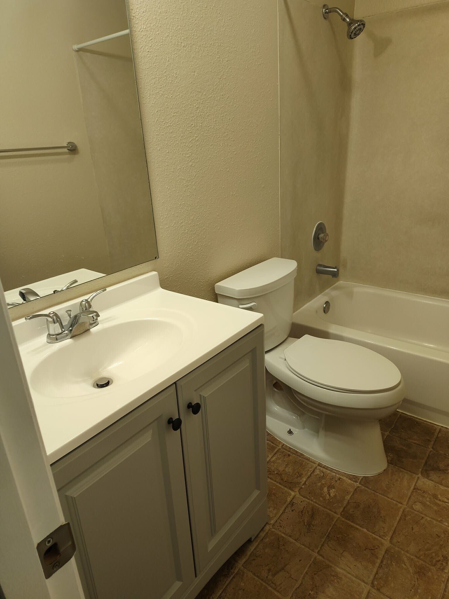 Building Photo - 811 43rd Ave SW