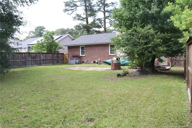 Building Photo - 5681 Pepperbush Dr