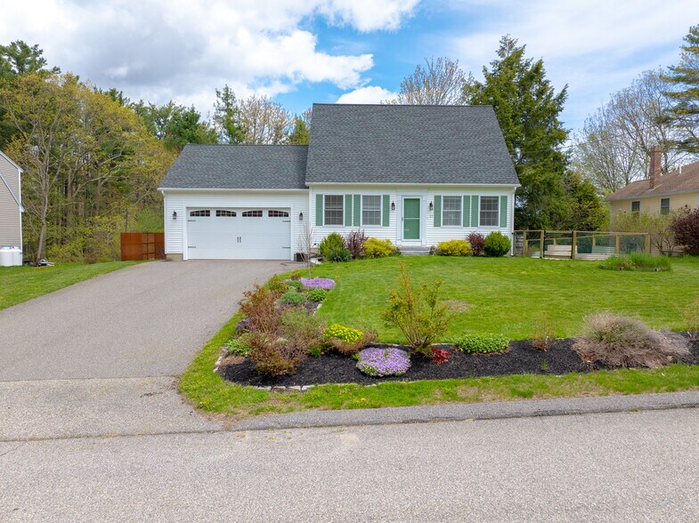 Primary Photo - 17 Parker Ridge Rd
