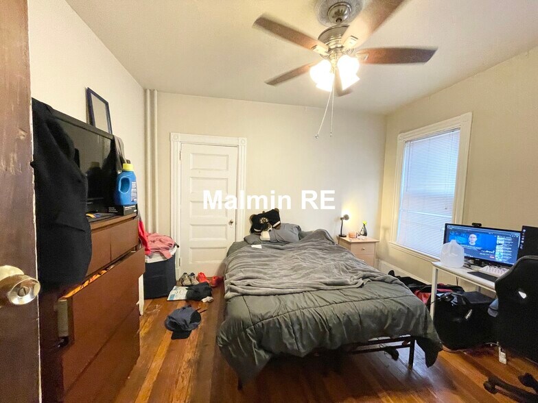 Building Photo - 89 Hillside St