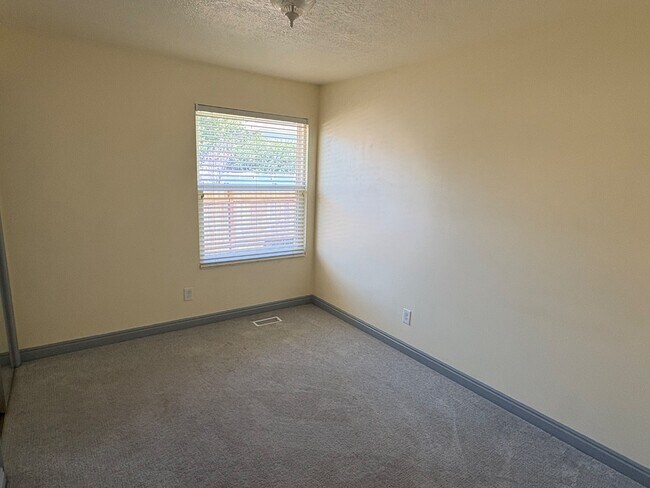 Building Photo - 1235 E 100 S