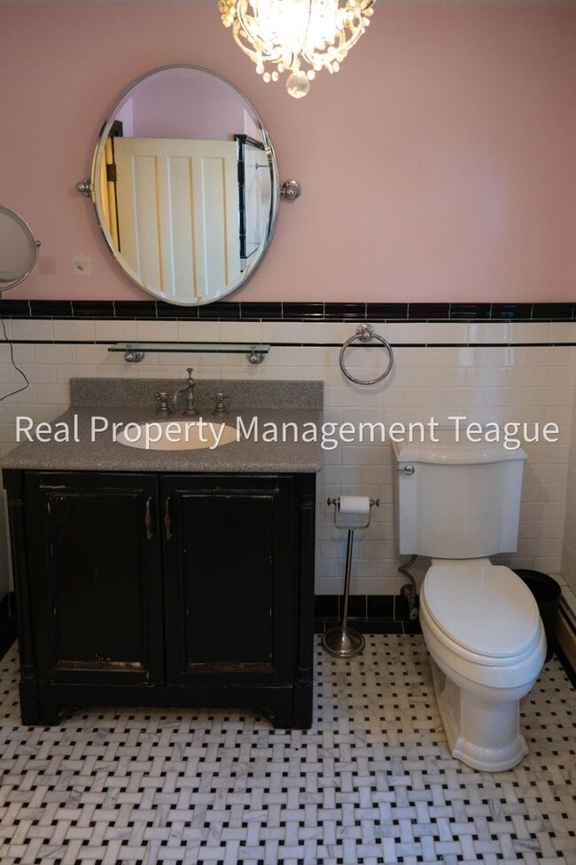 Building Photo - Dream home in Altamont