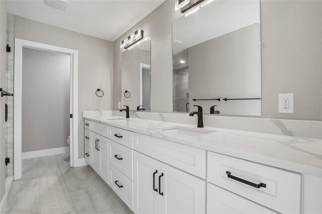 Building Photo - 3918 Americana Dr