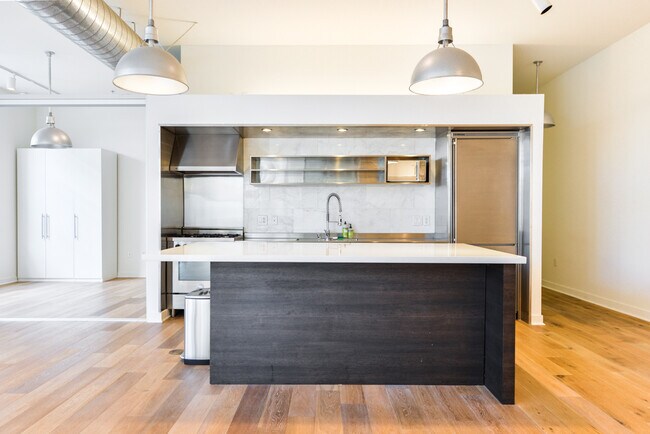 Building Photo - 4080 Glencoe Ave