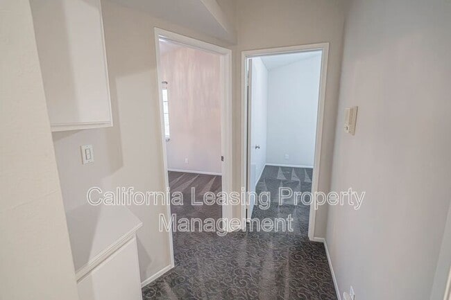 Building Photo - 28552 Avocado Pl