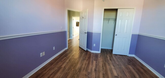 Building Photo - 811 Parker Den Dr