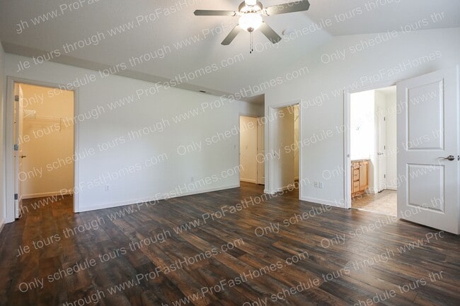 Building Photo - 13640 SE Madena Way