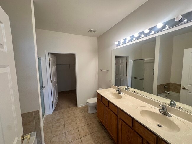 Building Photo - 1445 Cambria Dr
