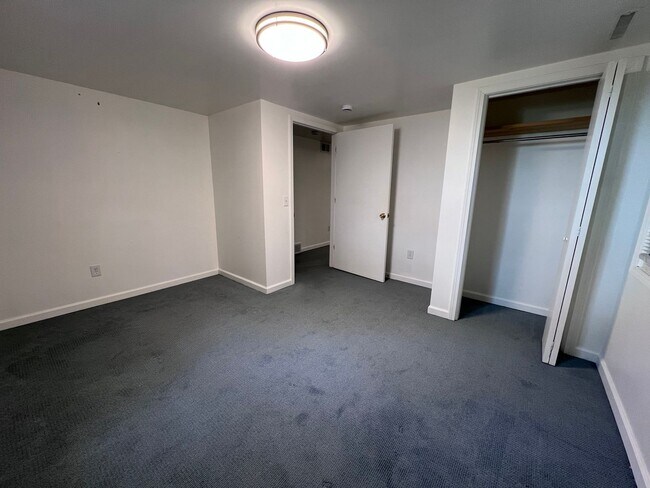 Building Photo - 3010-3012 Okemos Dr SE