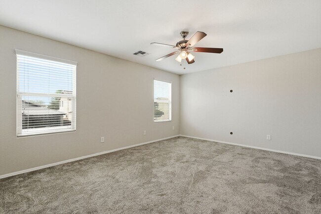 Building Photo - Spacious 4 Bedroom 2 Bath In Peoria with Pool and Sports Court