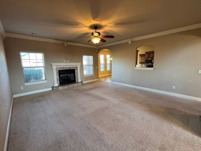 Building Photo - Beautiful 3 Bedroom, 2 Bathroom Home in Persimmon Place!