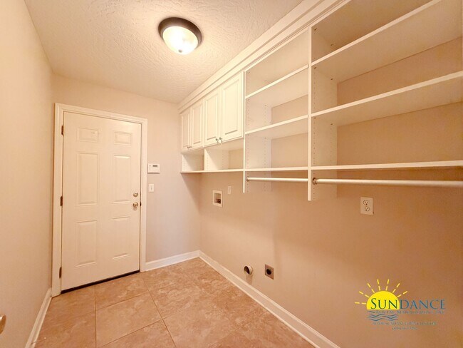 Building Photo - Charming 3-Bedroom Home in Elliott Point, Fort Walton Beach!