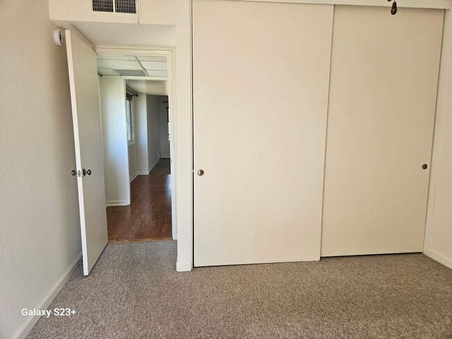 Building Photo - ADORABLE 1 BED/1 BATH CONDO