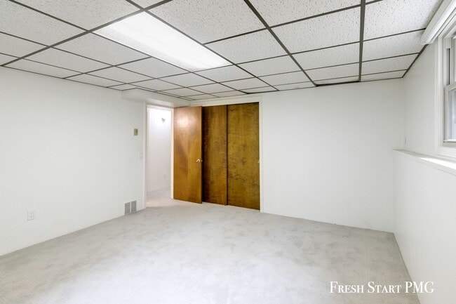 Building Photo - Charming 3-Bedroom Home in Walker – Conven...