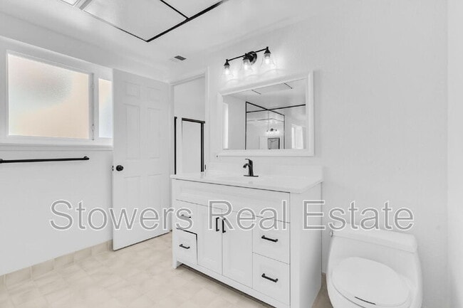 Building Photo - 2940 Sombrero Cir