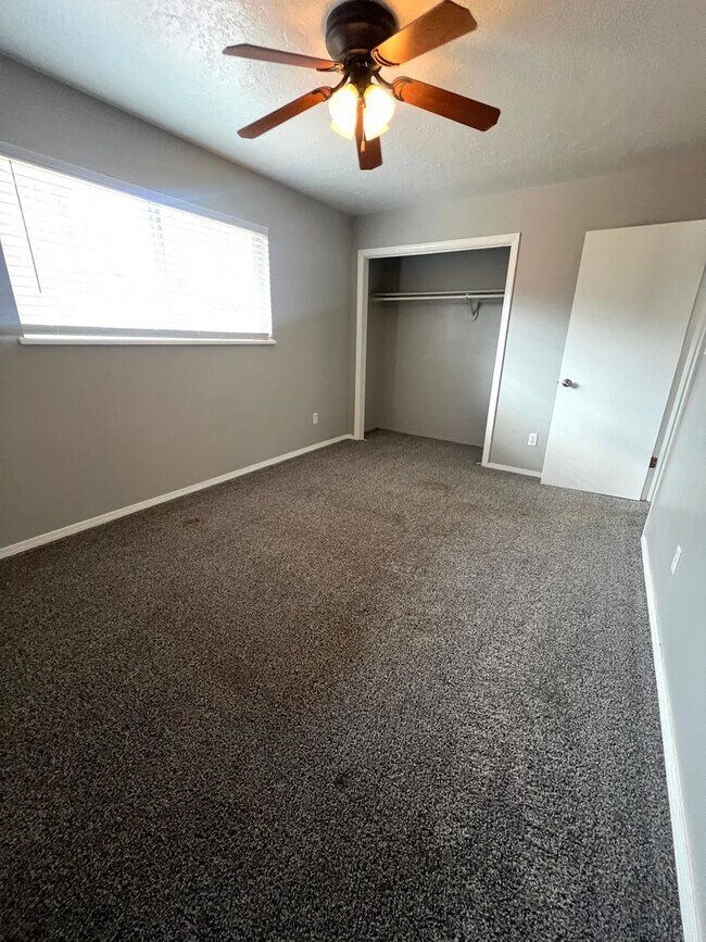 Building Photo - 5017-5019 Bannock Hwy