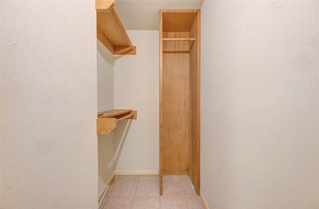 Building Photo - 2915 Blue Mist Dr