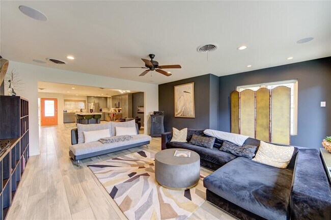 Building Photo - 3010 Conway St