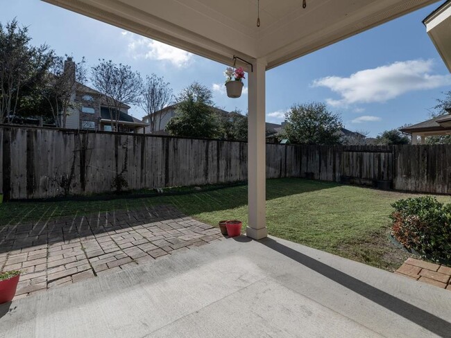Building Photo - 2104 Granite Hill Dr