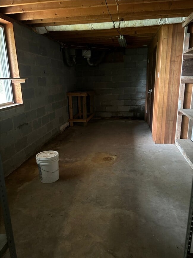 Building Photo - 21090 Greycliff Rd
