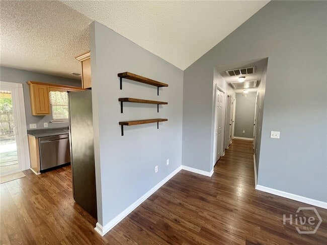 Building Photo - 119 Mustang Dr