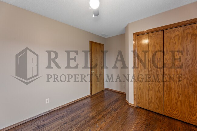 Building Photo - 13806 W Alderny St