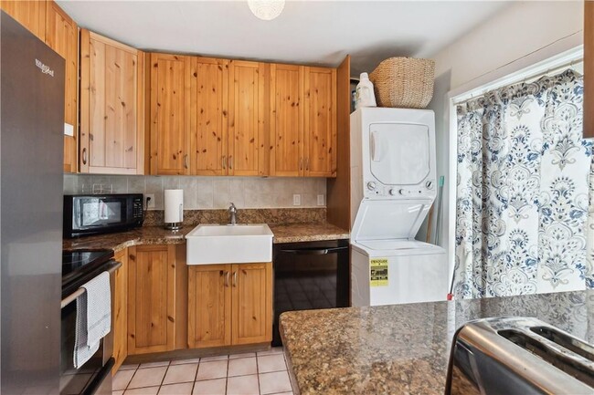 Building Photo - 301 Van Buren St