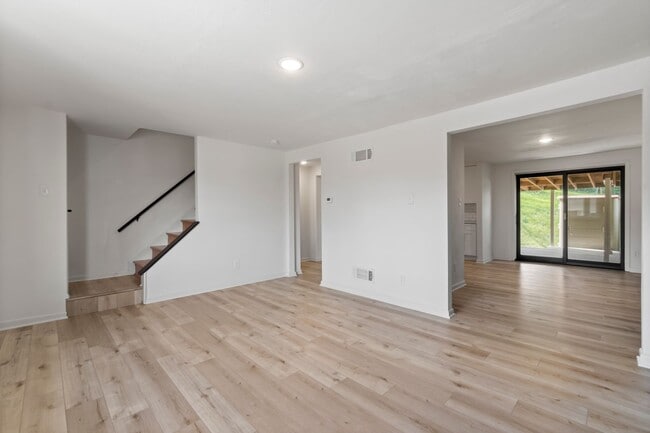 Building Photo - AVAILABLE NOW!! Fully RENOVATED 3 bedroom TOWNHOME in WEST MIFFLIN! COME CHECK IT OUT!