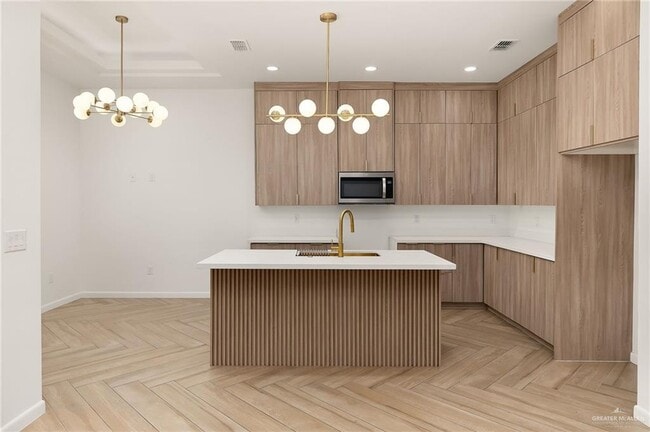 Building Photo - 12 N Revolution St