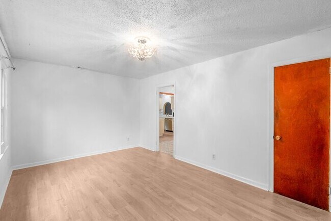 Building Photo - Space to Live, Room to Dream, 4BR/2BA with flex space, office, 2 car dettached garage and ample p...