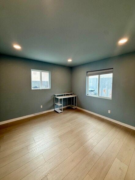 Building Photo - 6006 S Wilton Pl