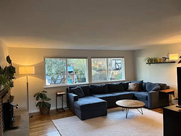 Living room - 9220 11th Ave SW