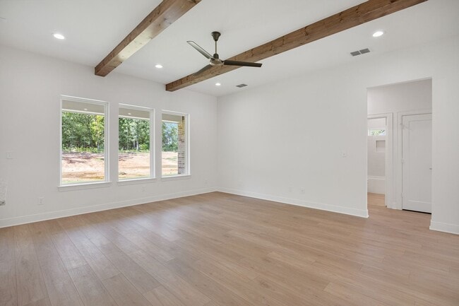 Building Photo - Gorgeous new construction in Flint!