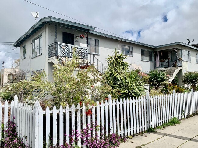 Building Photo - Charming Upstairs 1-Bedroom Apartment in South Park!