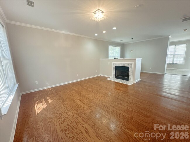 Building Photo - 7629 Abigail Glen Dr