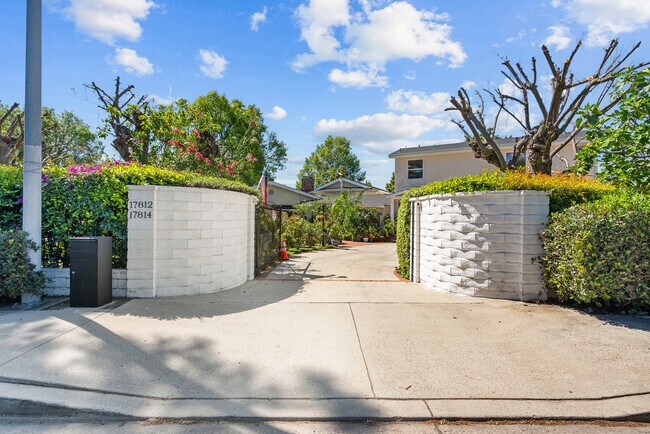 Building Photo - 17812 Parthenia St